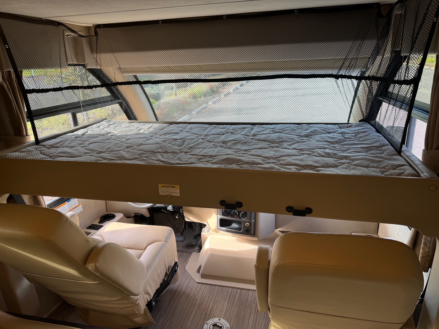 IMG_0935.jpg - 2018 Thor Class A Motorhome rental photo 7
